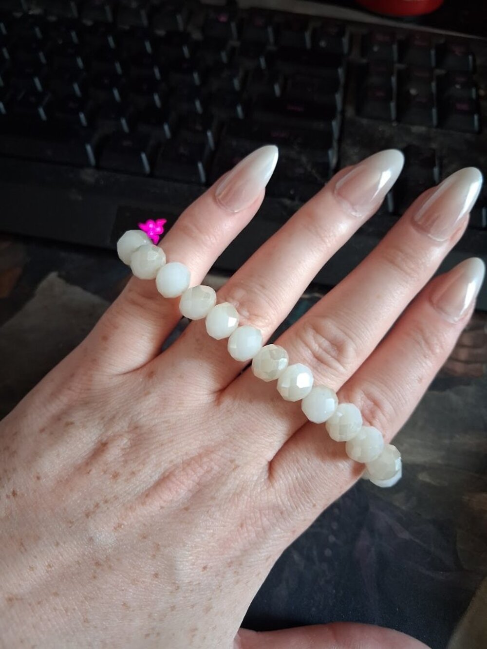 Stretchy bracelet - Picture 3 of 3
